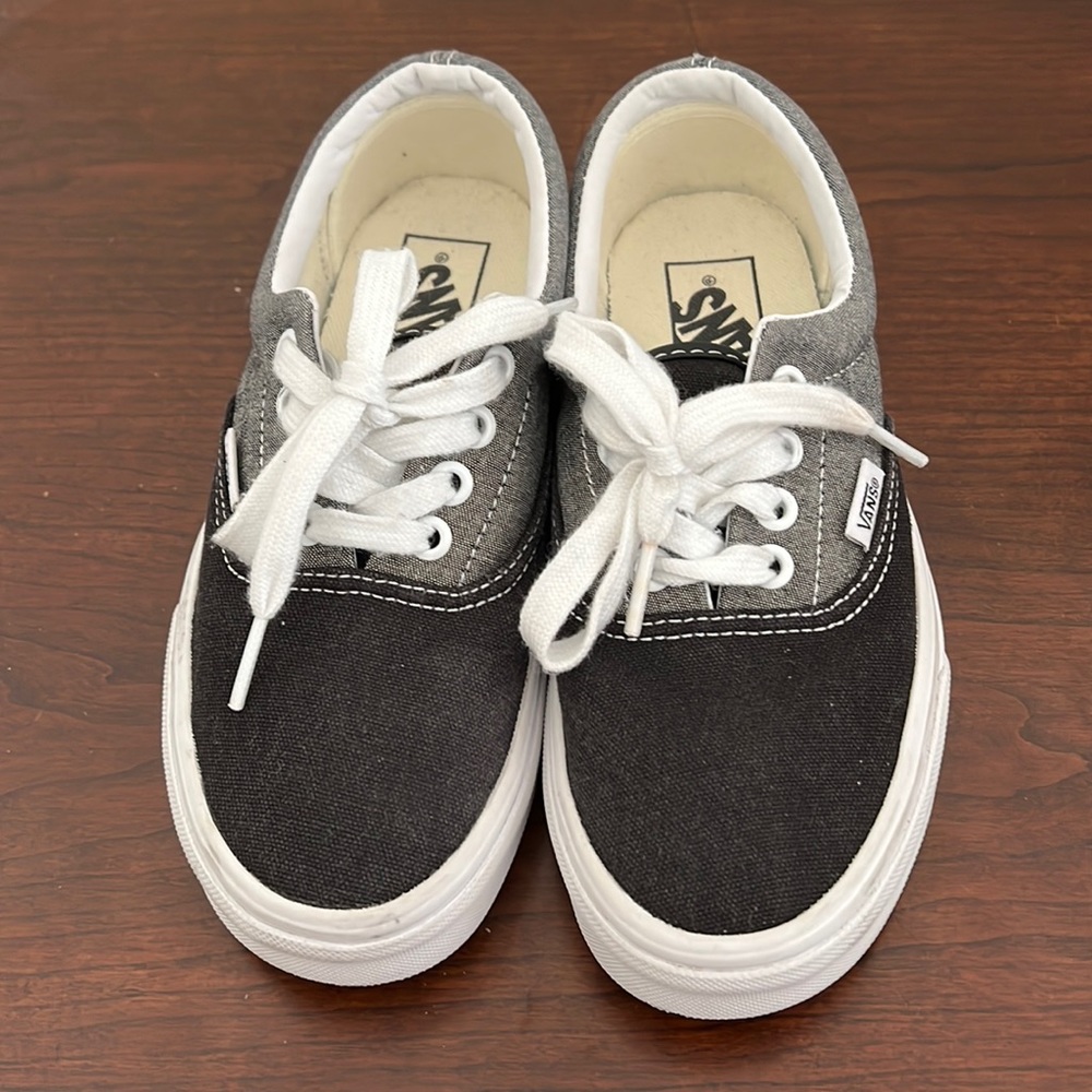 EUC black and gray Vans shoes. Size 5.5